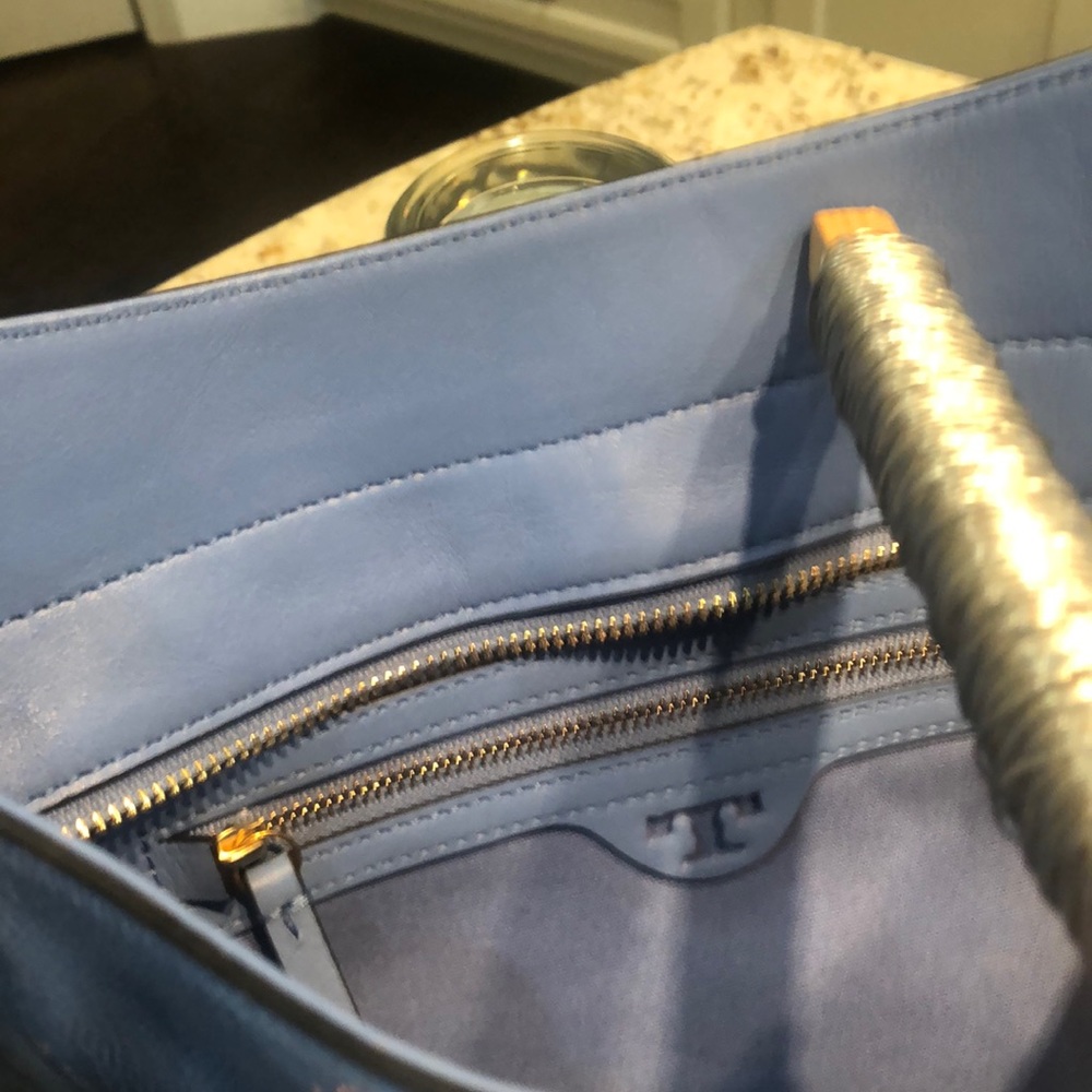 Tory Burch Gemini Link Crossbody - Picture 5 of 6